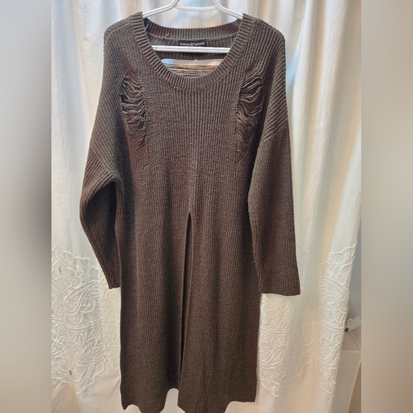 Ladies Long Split Sweater - Picture 1 of 9